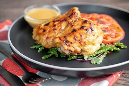 Microwave Chicken Thighs: Simple Method To Reheat For Meals