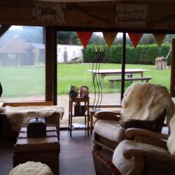 salon accueil auberge